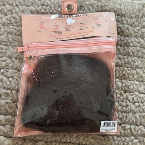 NWT Insert Name Here Brit Ponytail Extension 26” Chocolate brown - Picture 4 of 8